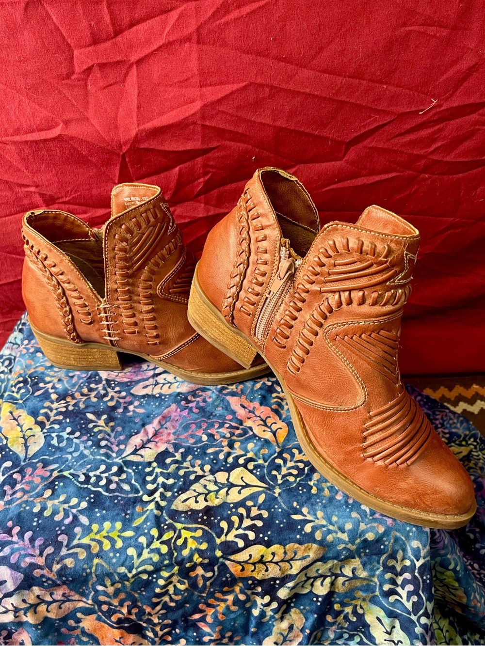 Not Rated Nosara Vegan Leather Ankle Boots Chestnut Brown Women’s Size 8.5 - Picture 3 of 9